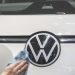 Volkswagen, Doğu Avrupa’daki batarya fabrikası konusunda kararsız