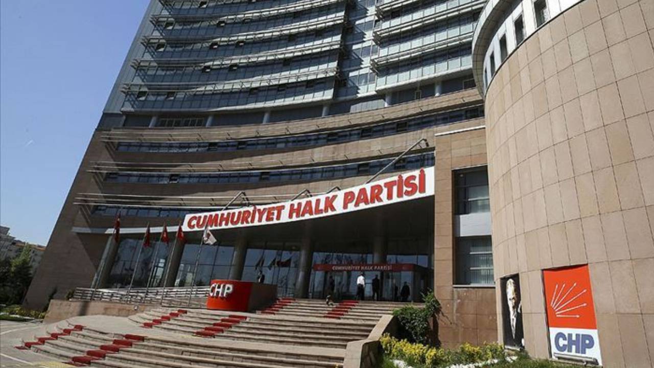 CHP, yerel seçimlerde yarışacak 242 belediye başkan adayını belirledi