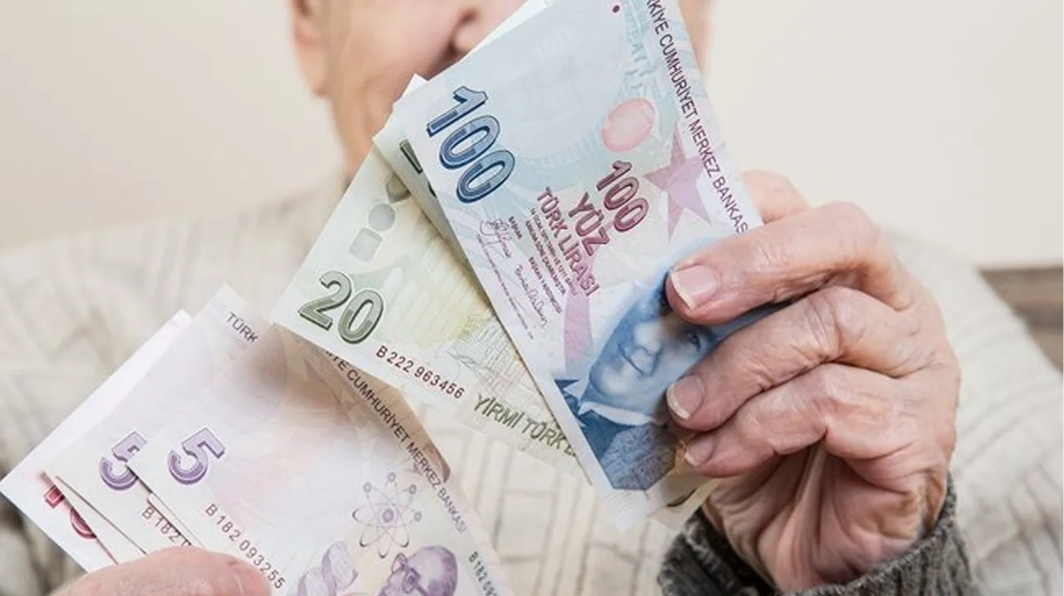 Emekliye ek zam için iki formül masada