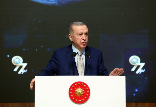 Erdoğan: Savunma sanayii hamlelerimiz tüm dünyada hayranlıkla takip ediliyor