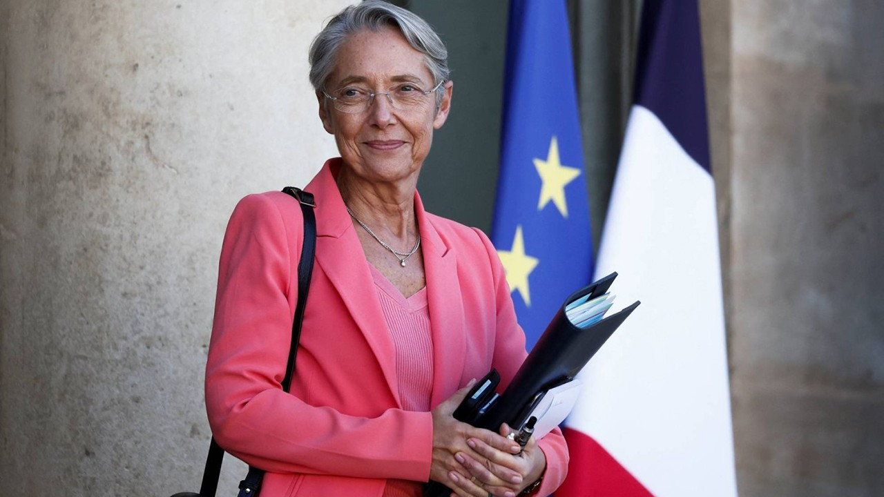 Fransa Başbakanı Elisabeth Borne istifa etti