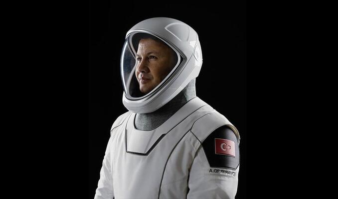 İlk Türk astronot Alper Gezeravcı merak edilen soruları uzaydan yanıtladı