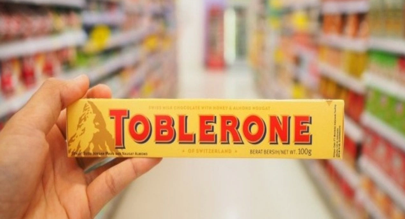 Kent Gıda İsviçre’den ithal ettiği Toblerone Sütlü çikolatalarını içinde plastik madde çıktığı gerekçesiyle geri çağırdı
