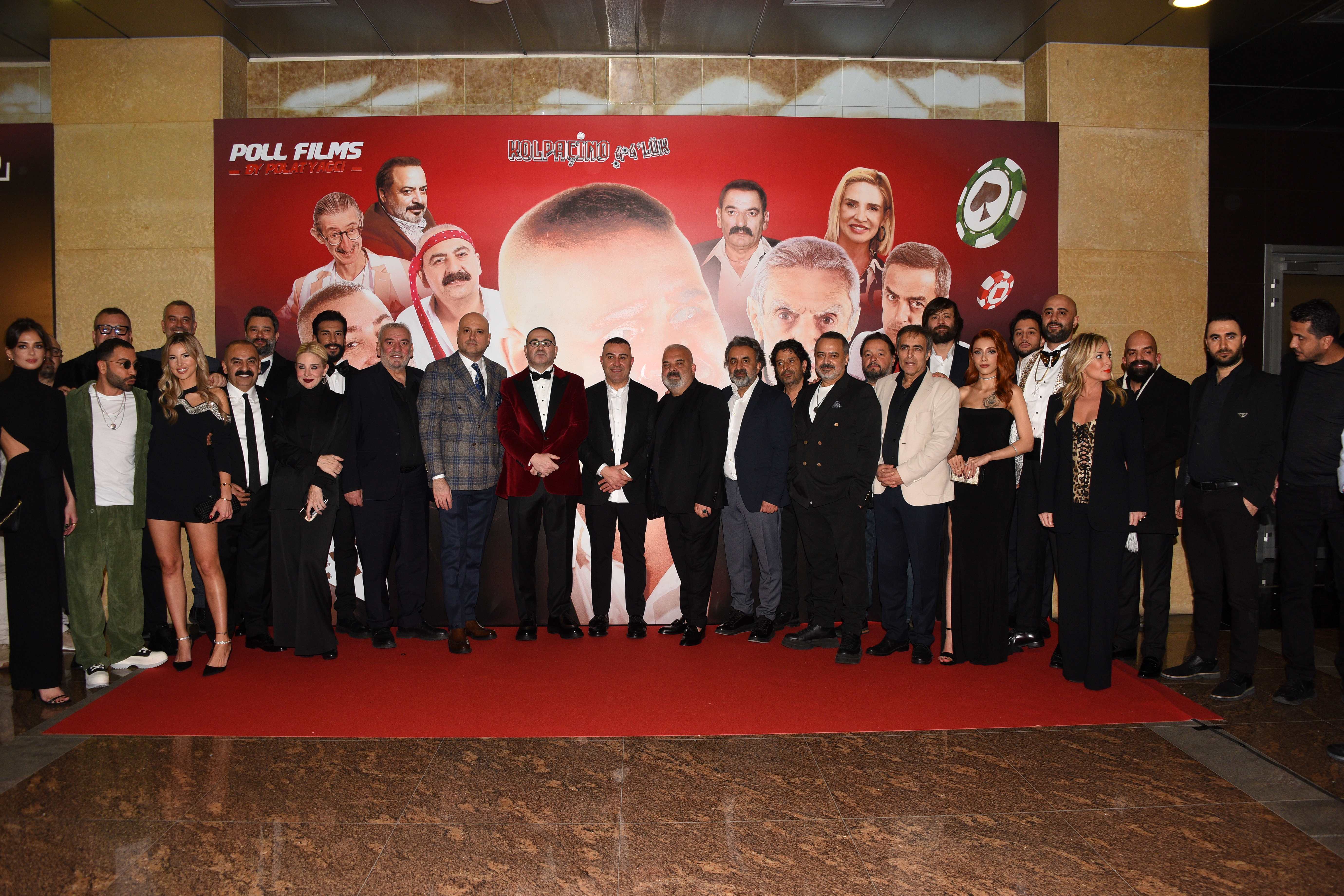 Şafak Sezer’in yazıp oynadığı Kolpaçino 4 filminin galası dün akşam gerçekleşti