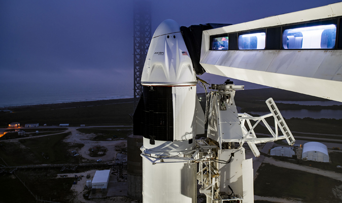 SpaceX duyurdu: Uzay yolculuğu ertelendi