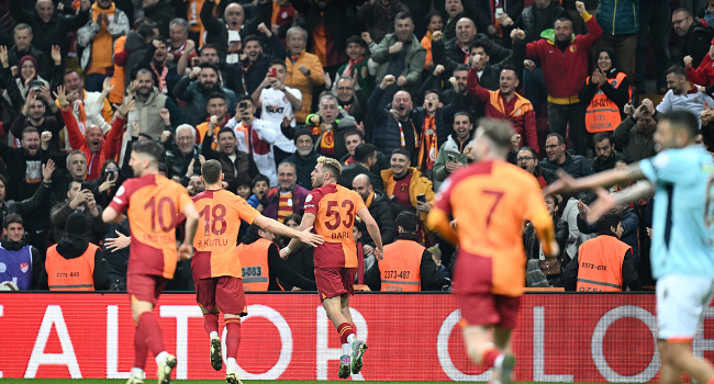 Galatasaray evinde Başakşehir’i 2 golle geçti