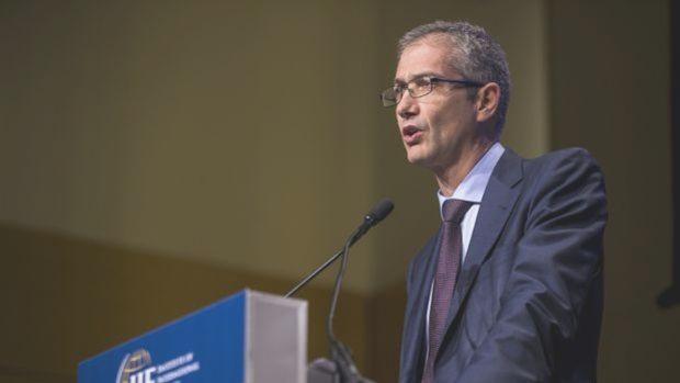 AMB/De Cos: Mart ayındaki projeksiyonlar faiz indirimi için çok değerli