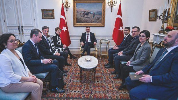 Cevdet Yılmaz, İngiltere’de EBRD yetkilileriyle görüştü