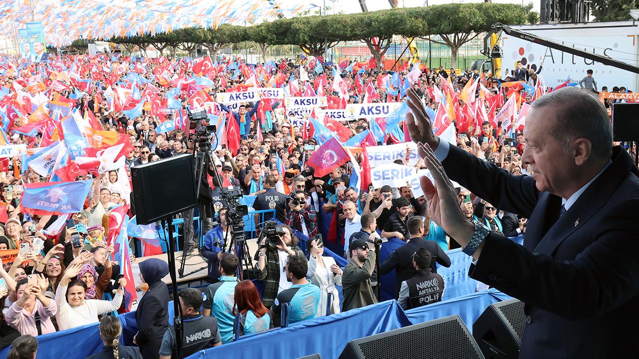 Erdoğan: Ülkemizi Türkiye Yüzyılı ile zirveye çıkaracağız