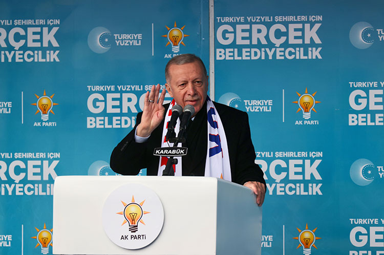 Erdoğan: Çalışanlarımızın ve emeklilerimizin yaşadığı sıkıntıların çözümü boynumuzun borcudur