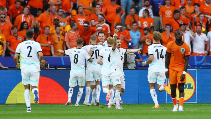 Avusturya zorlu grubu lider bitirdi