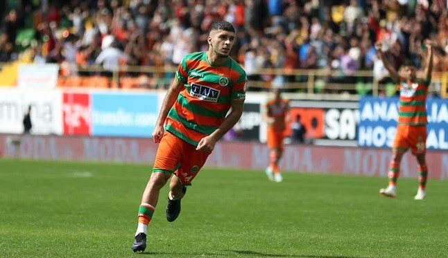 Galatasaray o transferden vazgeçti