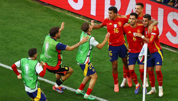 Ev sahibi Almanya’yı eleyen İspanya ilk yarı finalist oldu