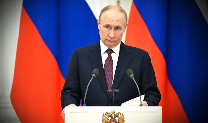 Putin, petrol ve enerji sektörünün üst düzey yöneticilerini ödüllendirdi!