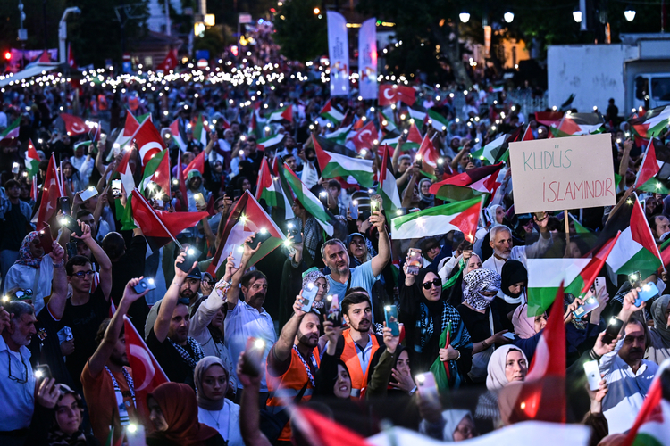 Ayasofya Meydanı’nda “Haniye’den son çağrı” mitingi