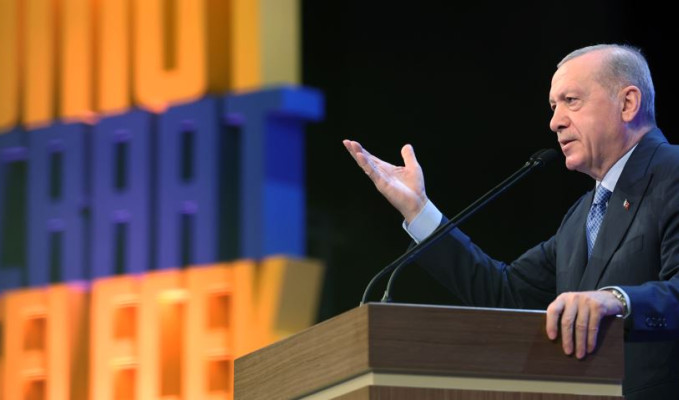 Erdoğan: Kendini yorulmuş hisseden varsa kenara çekilsin