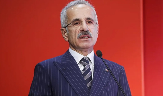 Instagram tekrar açılıyor mu? Bakandan açıklama geldi