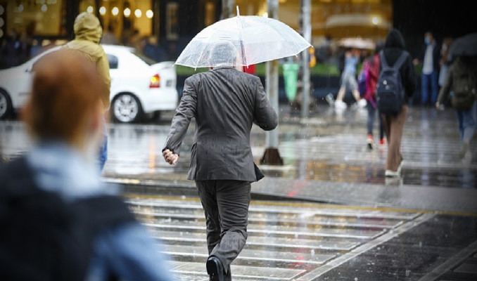 Meteoroloji saat verdi: İstanbul için kuvvetli yağış uyarısı!