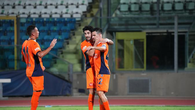 RAMS Başakşehir farklı kazanarak tur atladı!