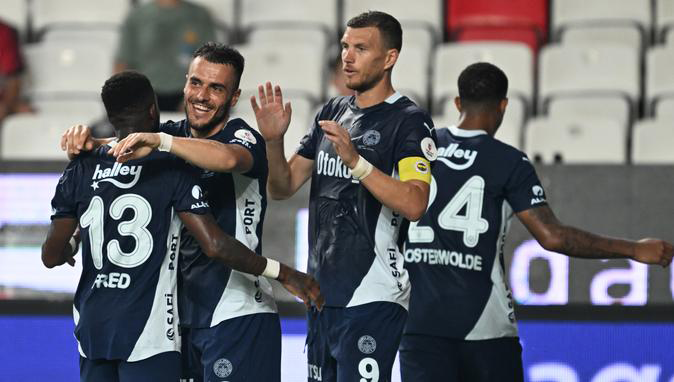Fenerbahçe, Antalyaspor deplasmanında kazandı