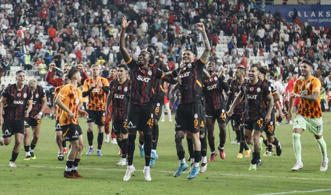 Galatasaray, 3 puanı 3 golle aldı