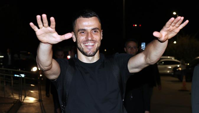 Kostic imza için İstanbul’da