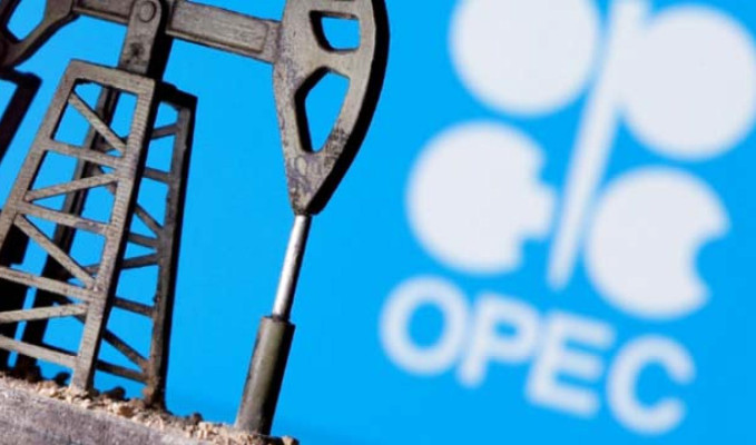 OPEC+ üretim artışını erteleyebilir