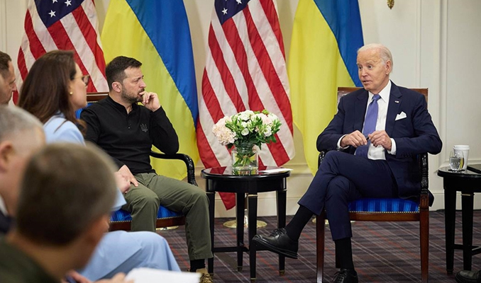 Zelenskiy ile görüşen Biden: Kiev’e desteği sürdürmekte kararlıyız