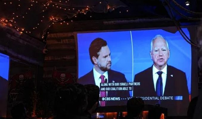 ABD’de başkan yardımcısı adayları canlı yayında karşı karşıya geldi