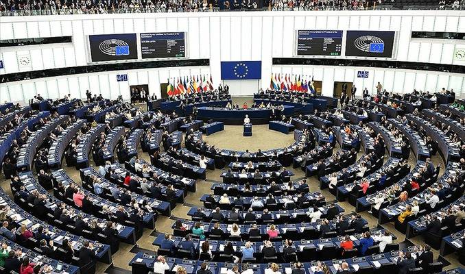 AP, Rus varlıklarıyla Ukrayna’ya 35 milyar euro kredi verilmesini onayladı