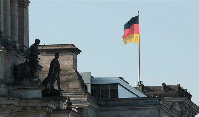 Alman ekonomisinde sürpriz büyüme