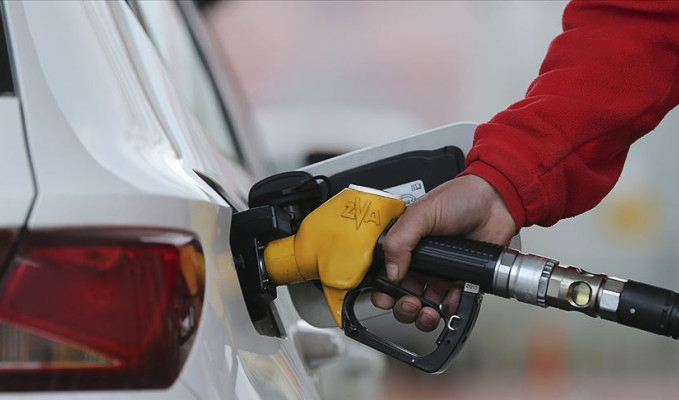 Benzine bir zam daha geliyor!