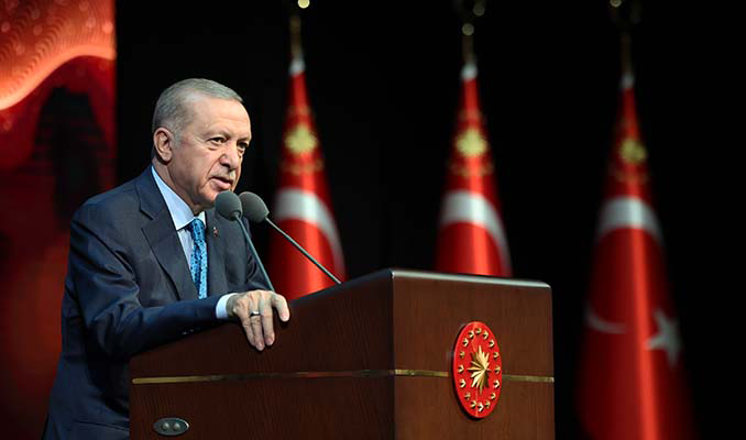 Cumhurbaşkanı Erdoğan: Gençlerimizi popüler kültürün insafına terk edemeyiz