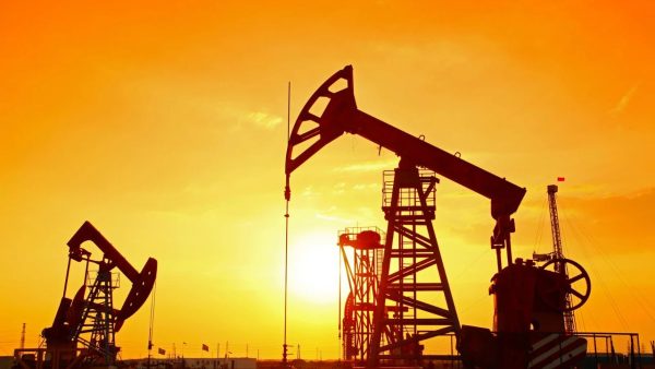 İsrail-İran gerginliğinin ardından ham petrol yüzde 4 değerlendi