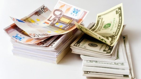 Euro/dolar paritesi 2022 yılında bu yana en düşük seviyesinde