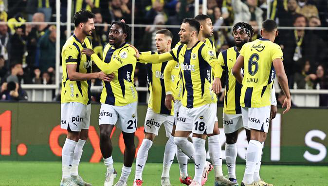 Fenerbahçe Sivasspor engelini dört golle geçti