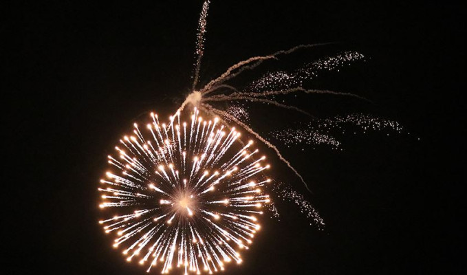 İstanbul Valisi Gül’den havai fişek uyarısı: 232 bin lira ceza verilecek!