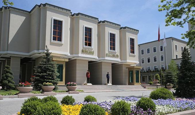 Van Bahçesaray belediye başkanı görevden alındı