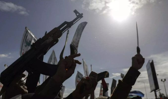 Husiler 5 ABD gemisine saldırı düzenledi