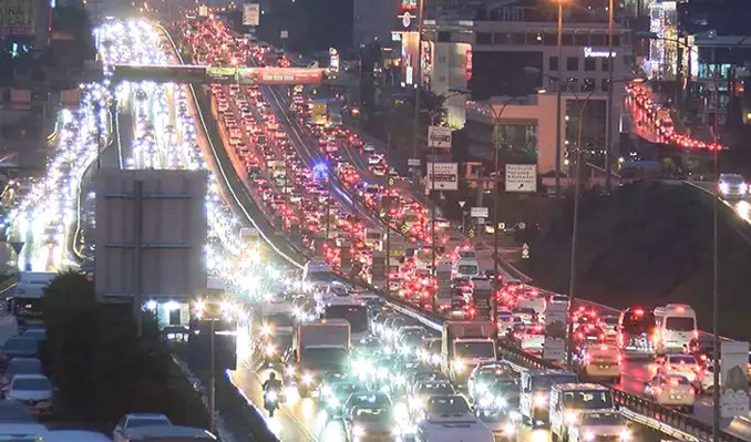 İstanbul’da yılbaşı trafiği