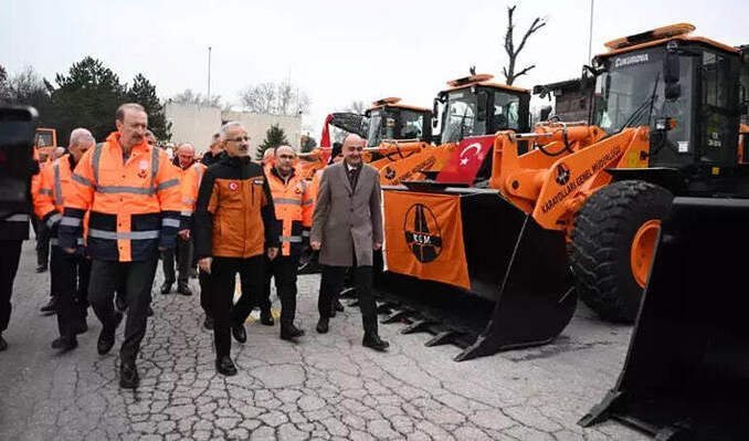 Karayolları ekipleri kar ve buzla mücadeleye hazır!