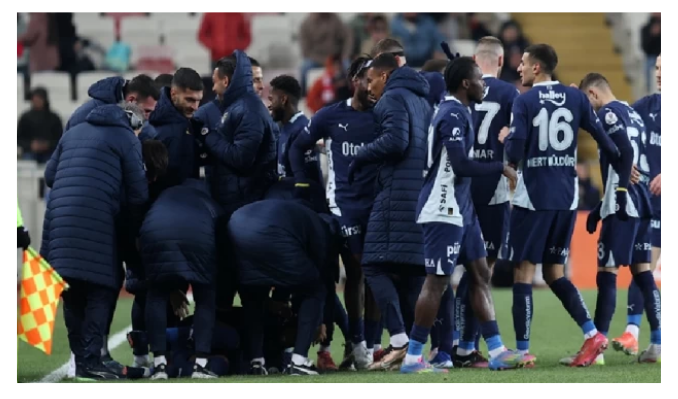 Fenerbahçe, Net Global Sivasspor deplasmanından üç puanla döndü