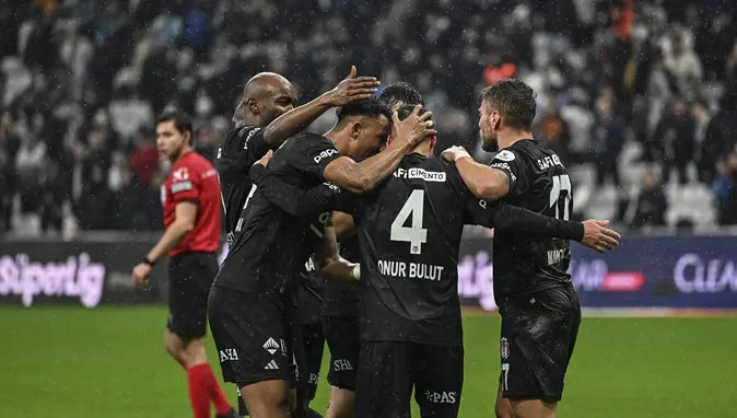 Beşiktaş 3 puanı 2 golle aldı