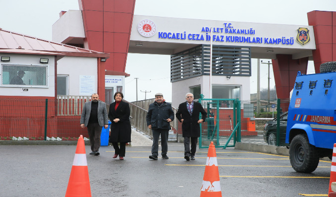 DEM Parti heyetinden Figen Yüksekdağ’a ziyaret