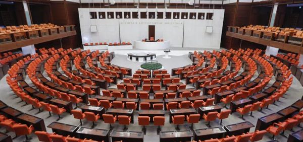 En düşük emekli aylığına zam teklifi TBMM’de