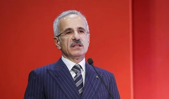 Bakan Uraloğlu’ndan sosyal medya açıklaması: 16 yaş altına kısıtlama geliyor