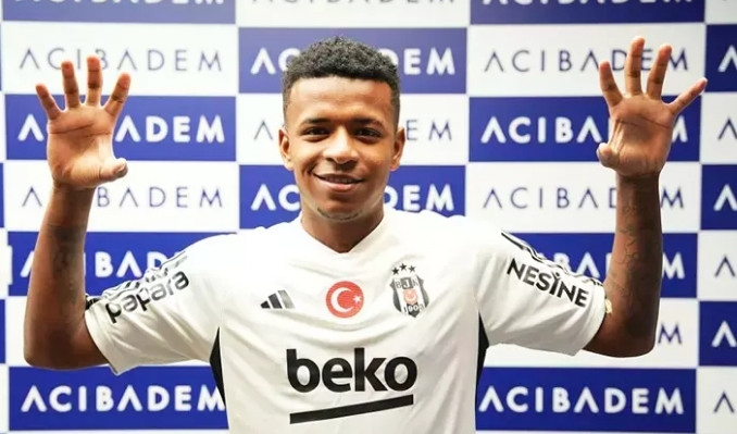 Beşiktaş’ta Arroyo imzayı attı