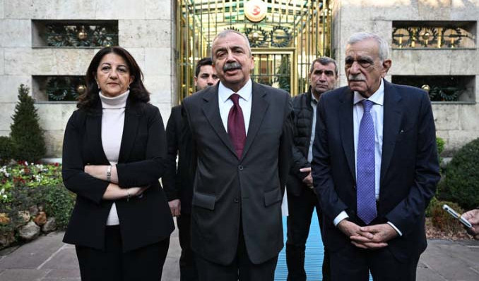 DEM Partili Bakırhan: Öcalan tarihi çağrı yapacak