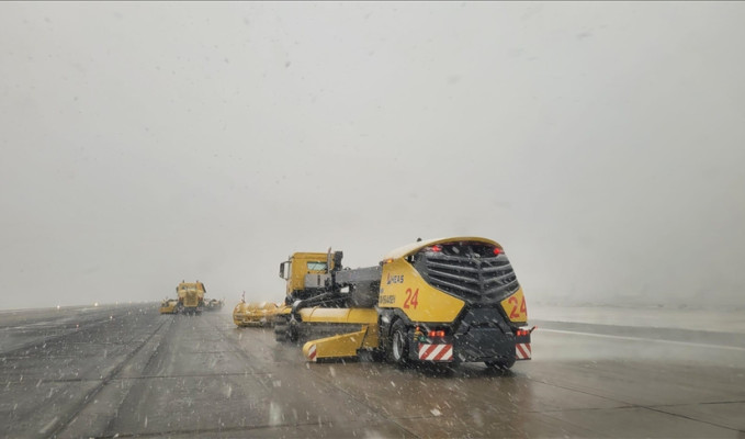 Sabiha Gökçen’de kar alarmı