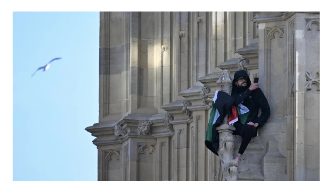 Big Ben’de Filistin eylemi